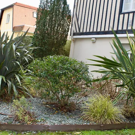 Les Prairies By Interhome * ドーヴィル