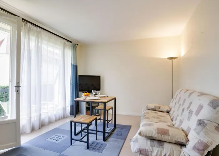 Les Prairies By Interhome Apartamento Deauville